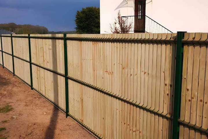 Pose de clôtures pour sécuriser votre propriété.